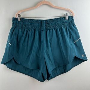 All In Motion 2X blue green short w/panty liner